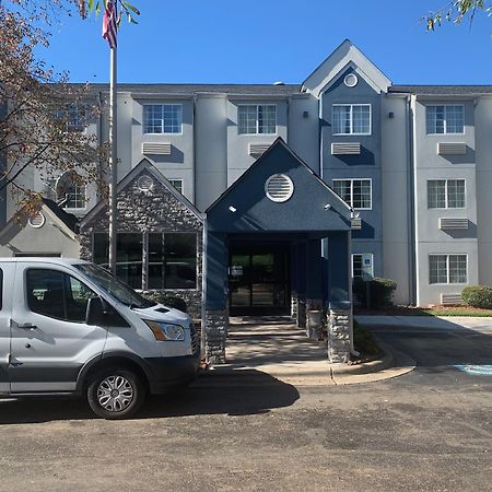 Microtel Inn By Wyndham Charlotte Airport Exterior photo