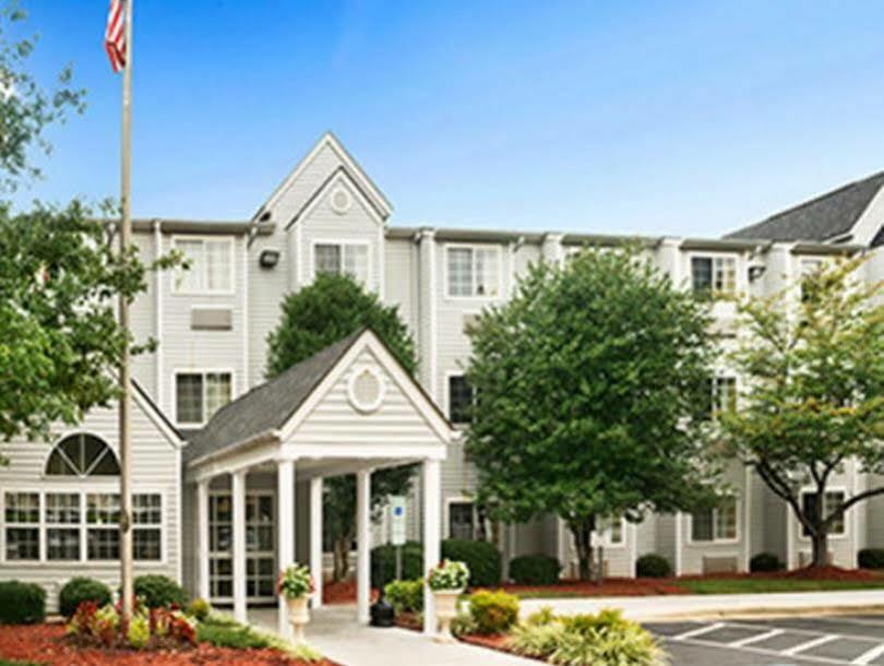 Microtel Inn By Wyndham Charlotte Airport Exterior photo